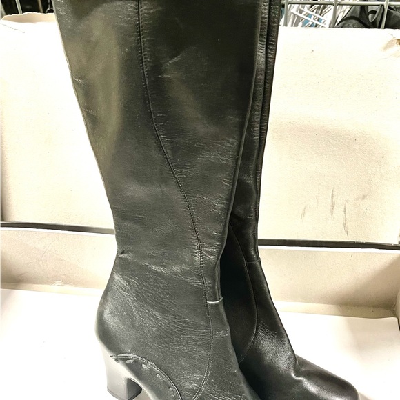 NWOT Black leather high boots, size 6.5, new. Middle height hills. Under knee - Picture 13 of 15